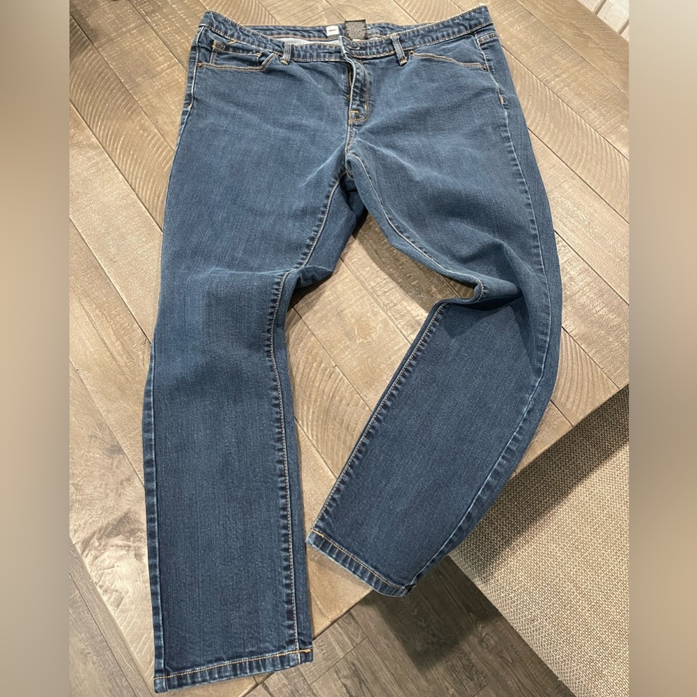 Mission jeans